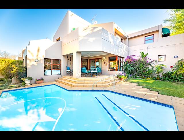 4 BEDROOM HOUSE FOR SALE IN LONEHILL